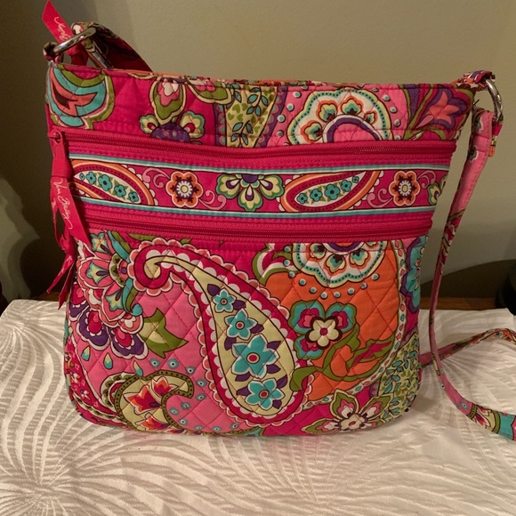 Vera Bradley with matching wallet and wristlet - Picture 3 of 10